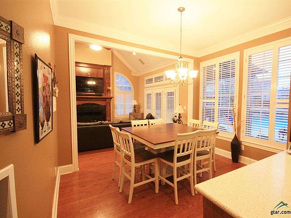 5th image of 2302 Woodlands Dr