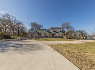 1212 N Main St, Elgin, TX 78621