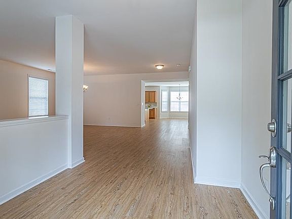 4th image of 241 Independence Ln