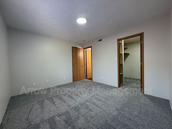 5th image of 1421 D St APT 1