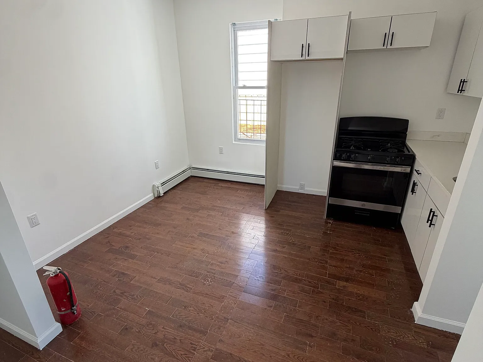 2 bed, $2,678 — Photo 2