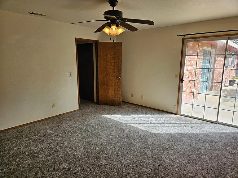 20351 Greenview Dr — Photo 18
