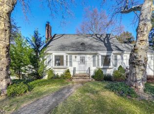 1215 Sunnyfield Ln, Scotch Plains, NJ 07076