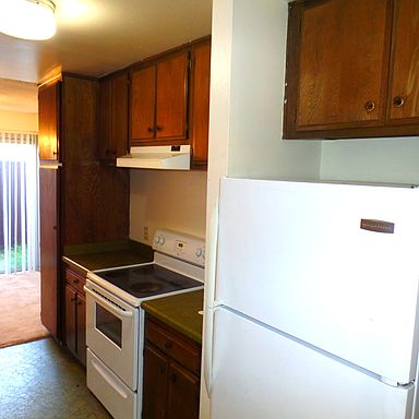 2nd image of 4412 Marlborough Ave APT 16
