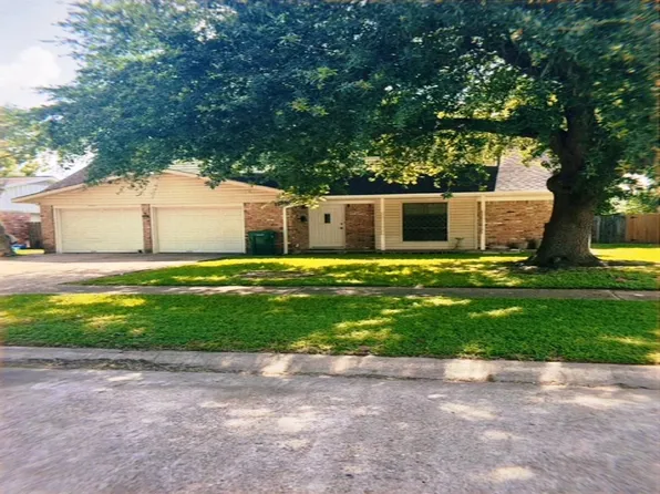 2901 Peach Ln, Pasadena, TX 77502