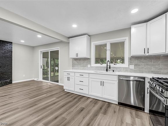 5th image of 9497 Idlewood Dr