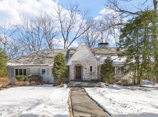 37 Rockledge Rd, Montville, NJ 07045