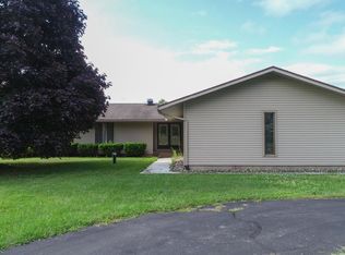 2585 W Holt Rd, Mason, MI 48854