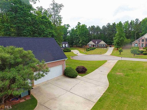 4th image of 7027 Sherri Ct