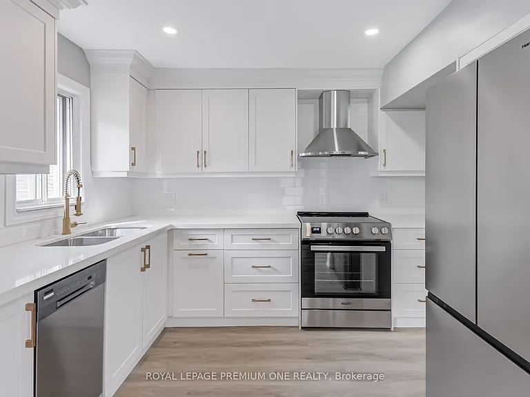 79 25th St #2 — Photo 8