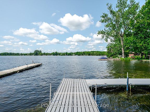 3rd image of 48 Sturgeon Glen Rd