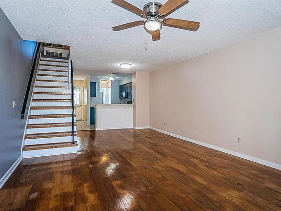 5th image of 3301 W Wyoming Cir