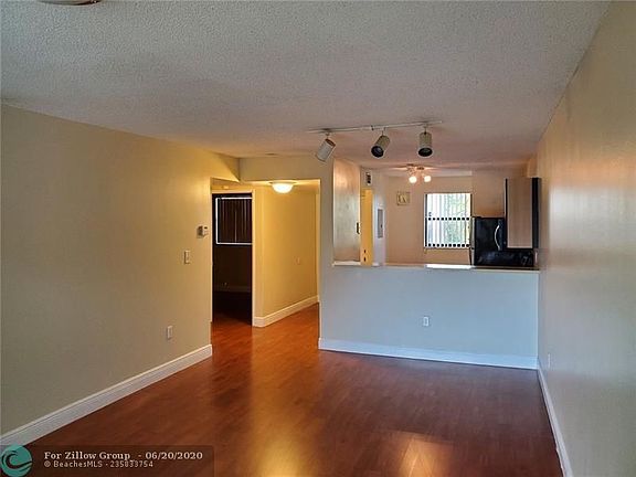 5th image of 9969 Nob Hill Ln #9969