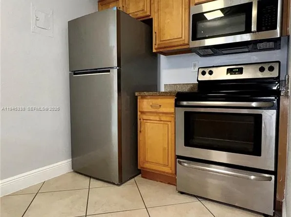 8475 SW 94th St APT 203E, Miami, FL 33156
