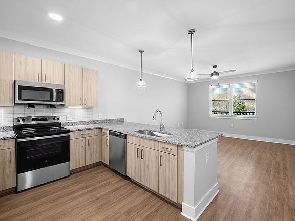 5th image of 6795 Powers St #416