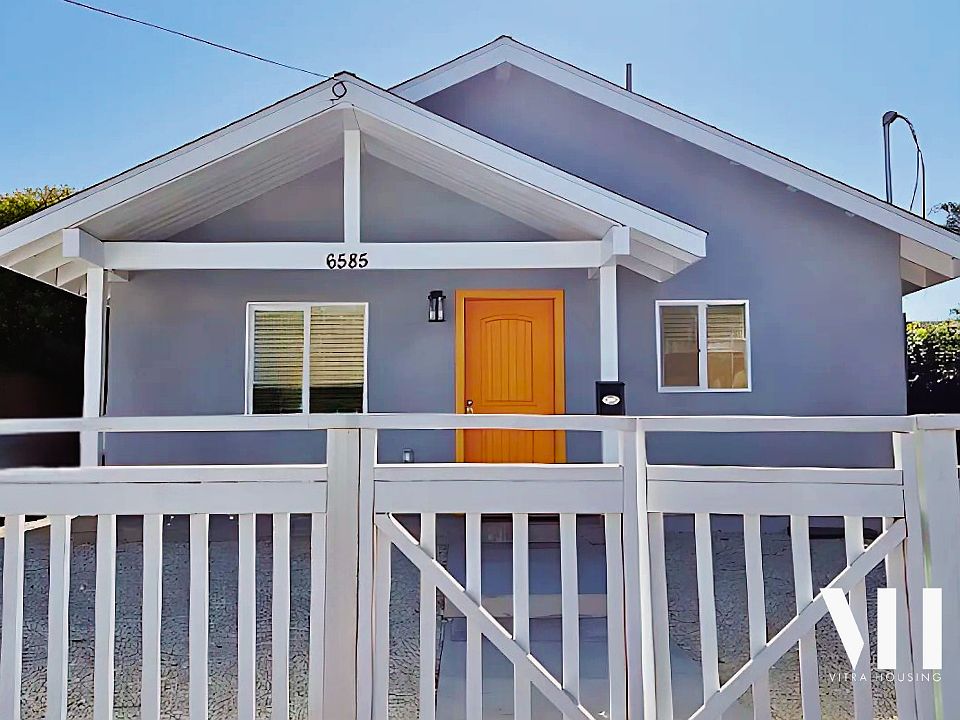 Beautiful Custom Three Bedroom Home - Minutes from Campus!
