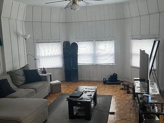 3rd image of 2438 N Clark St #3F