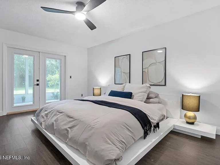 14352 Crystal Cove Dr S — Photo 18