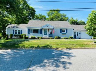 117 Beach Rd, Bristol, RI 02809