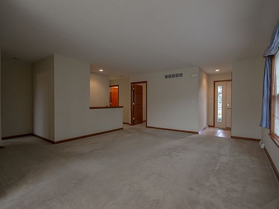 5th image of 1213 Camden Ct