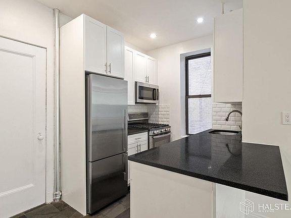 3rd image of 251 W 71st St APT 5D