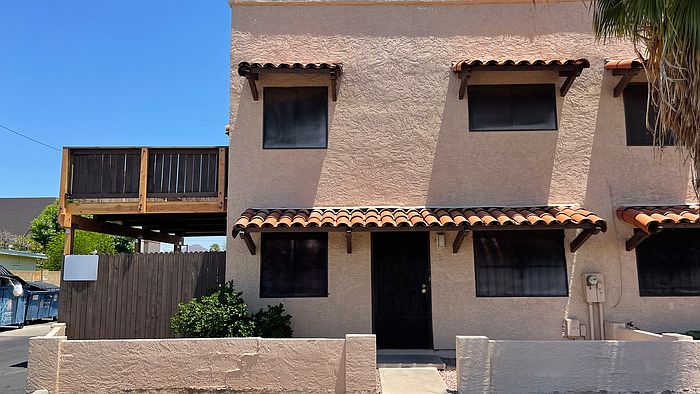 1st image of 1504 E Indianola Ave