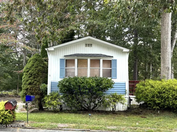 5 Periwinkle Place, Jackson, NJ 08527