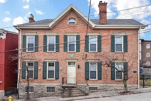 37 W Hollister St #C Photo 1