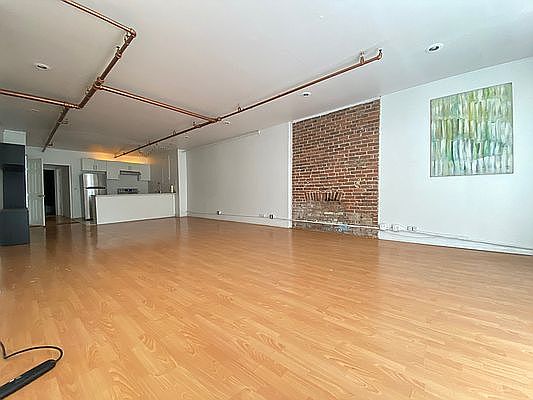 3rd image of 27 W 27th Floor 3