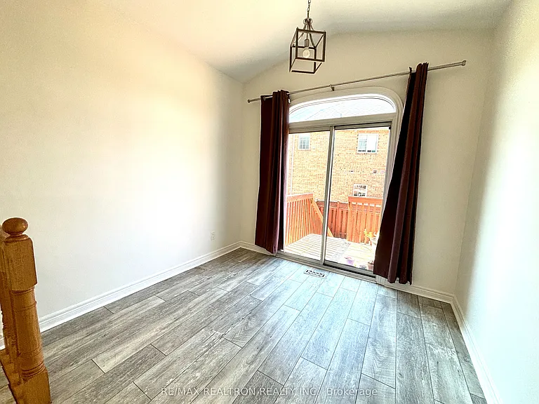 56 Kimono Cres — Photo 10