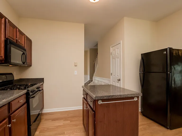 1260 Red Cedar Trl — Photo 8
