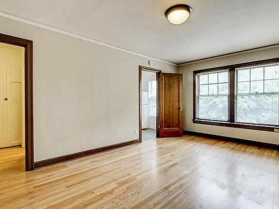 2nd image of 821 9th Ave #0B-1Ba-385Sqft