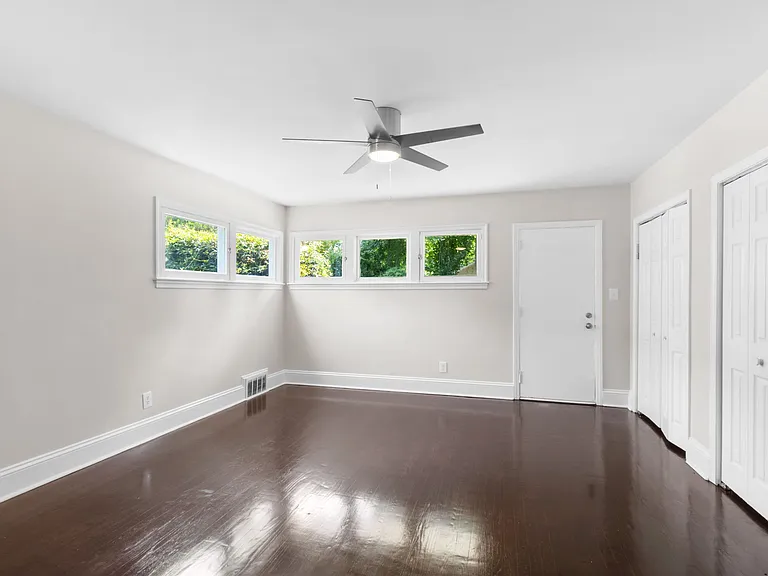 107 Lamb St — Photo 15