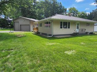 E1761 Amy St, Waupaca, WI 54981