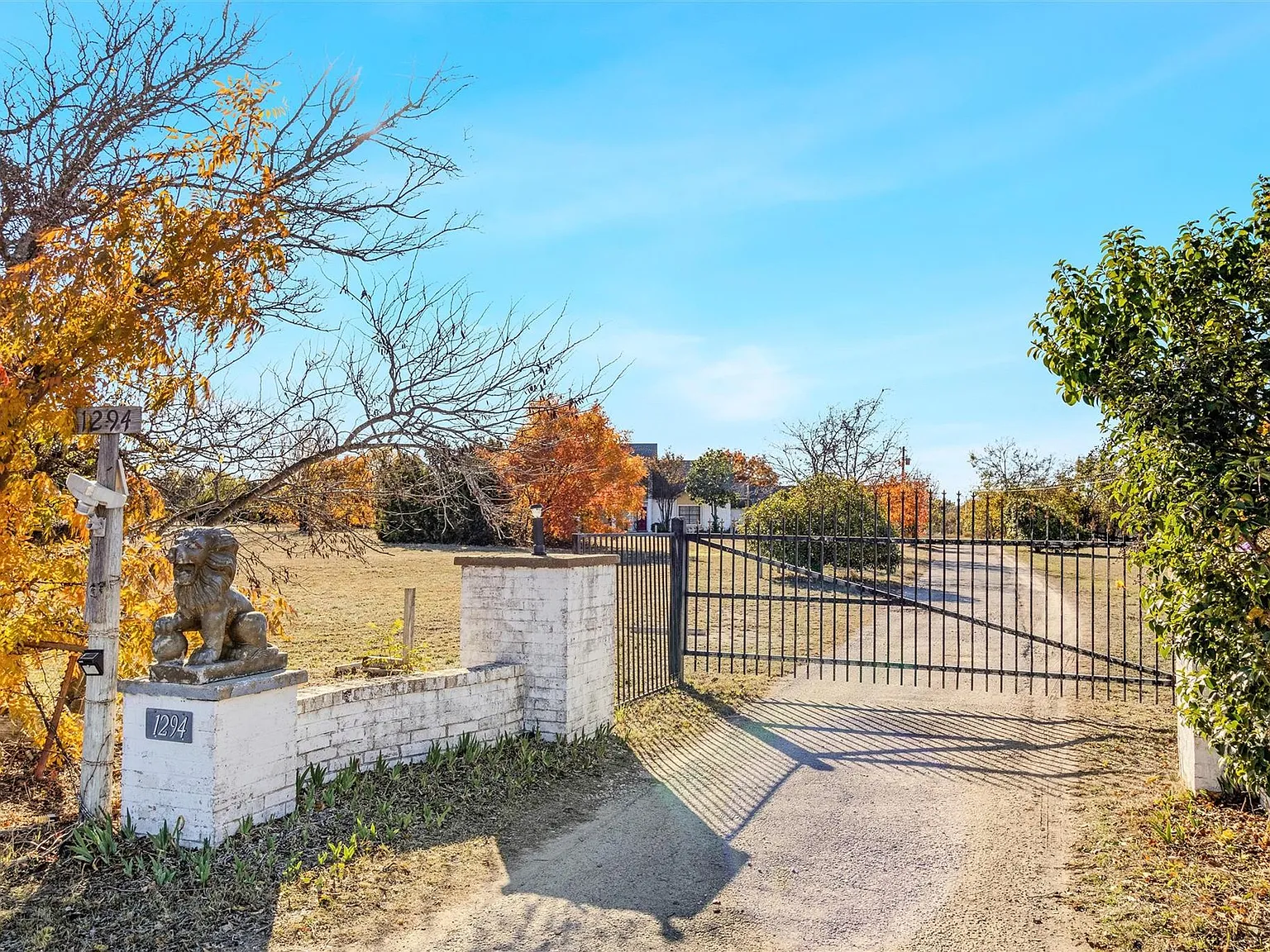 5 bed, 3.5 bath, 3106 sqft, $3,800 — Photo 3