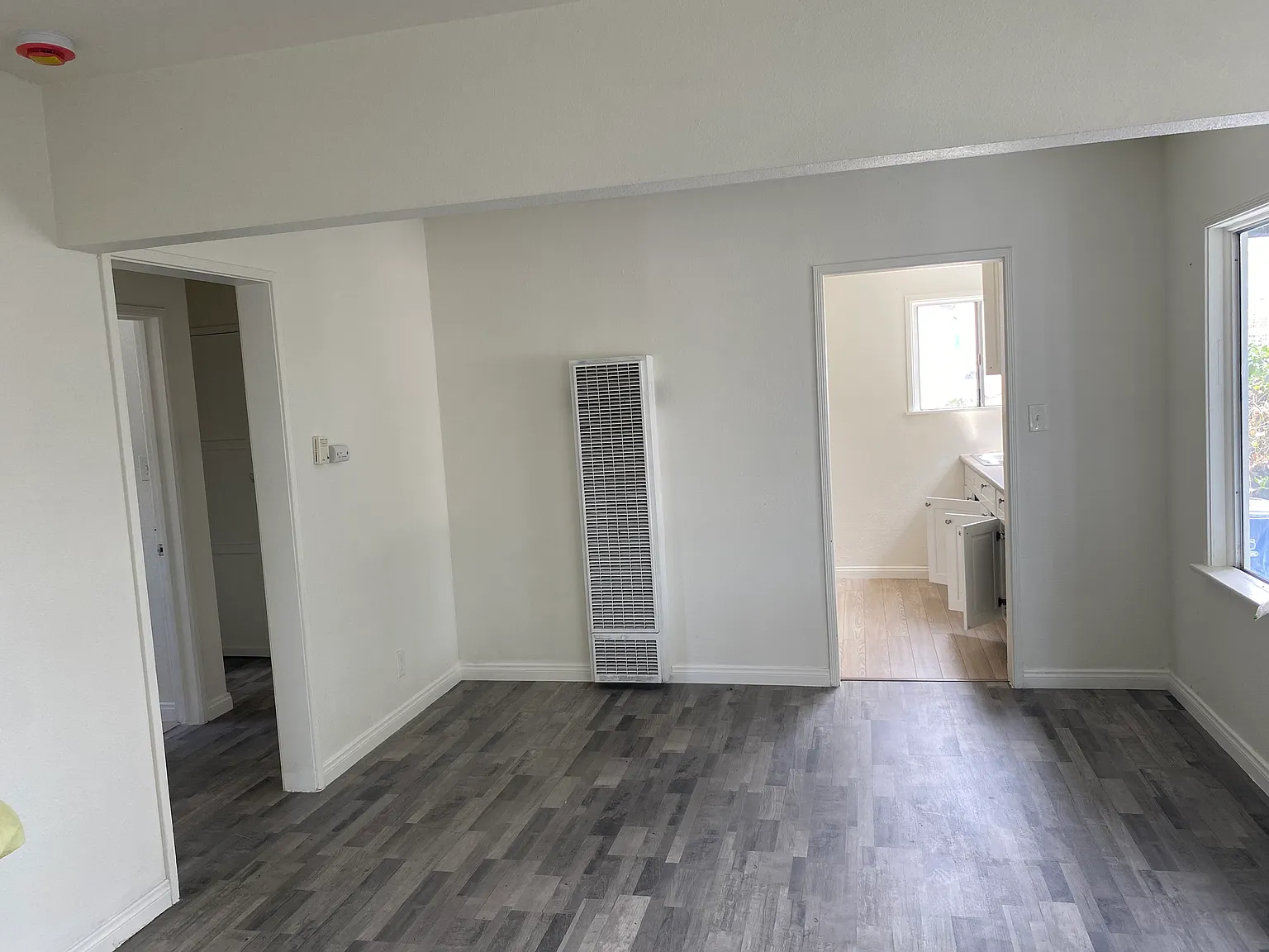 2 bed, 925 sqft, $2,400 — Photo 1