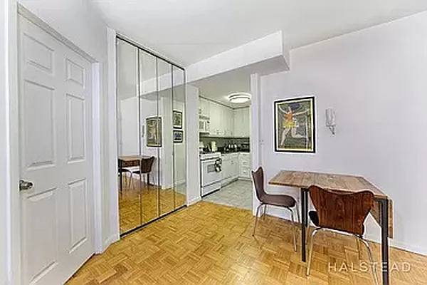 Rented by R New York | media 11