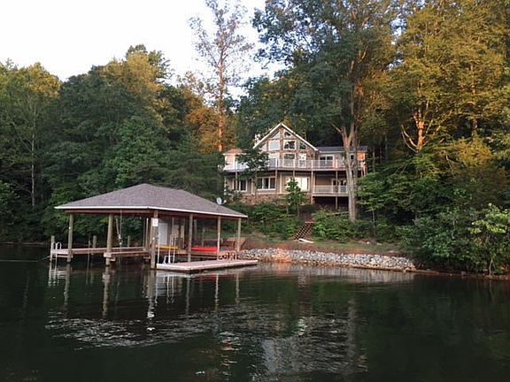 Beautiful Lake Home