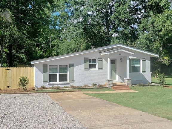 3rd image of 1100 Chandler Ave
