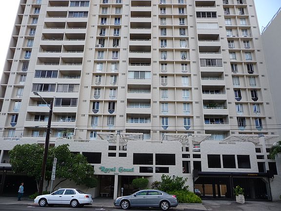 2nd image of 920 Ward Ave #Penthouse F