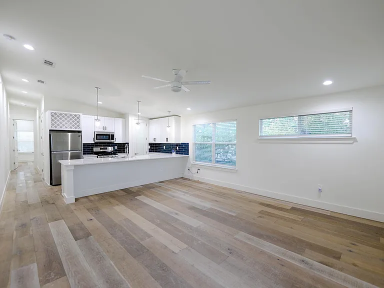 308 Moore Blvd — Photo 9