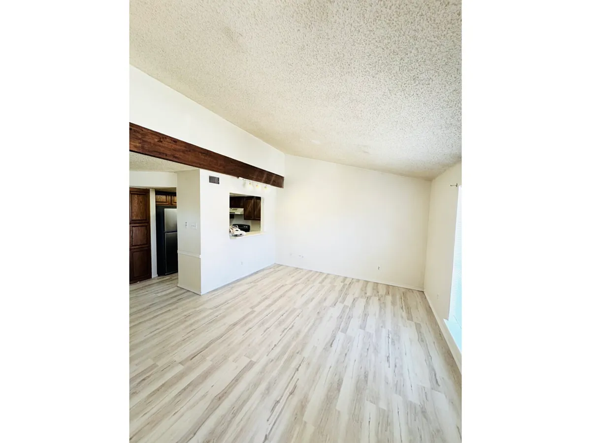 Building Photo - 1324 Bluffview Dr #C