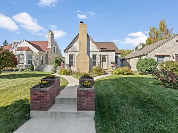 2407 South 58th STREET, West Allis, WI 53219