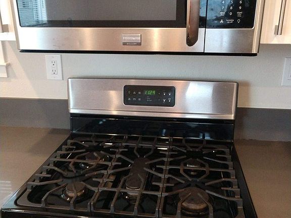 4th image of 988 56th St Unit D