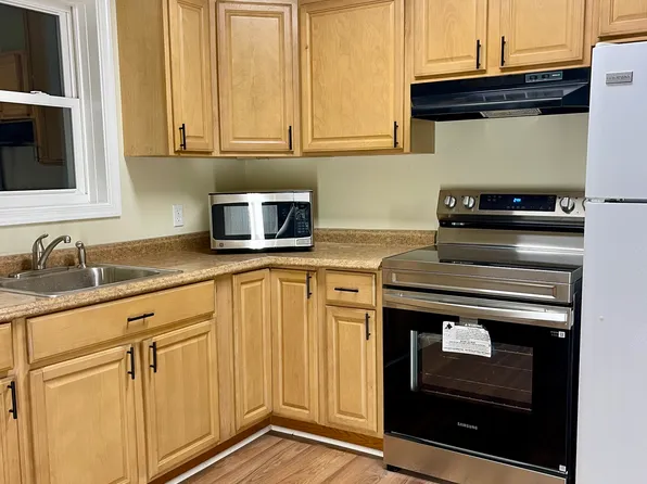 919 Gray St, New Castle, DE 19720