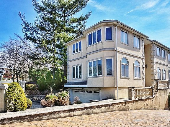 2nd image of 132 Overlook Ave