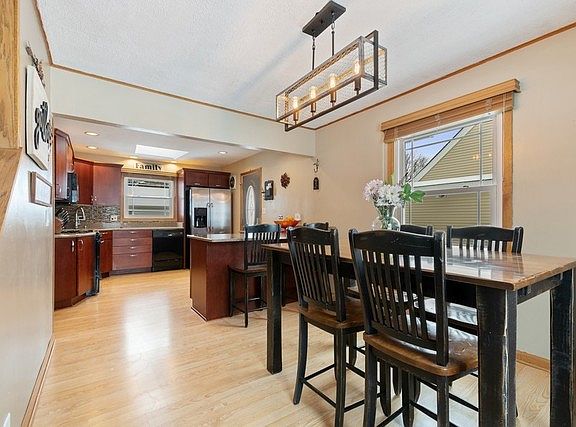 4th image of 6601 Hubbard Ln