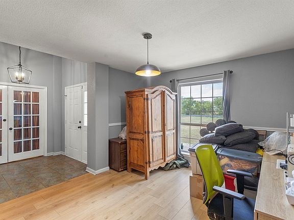4th image of 5215 Ganzer Rd W