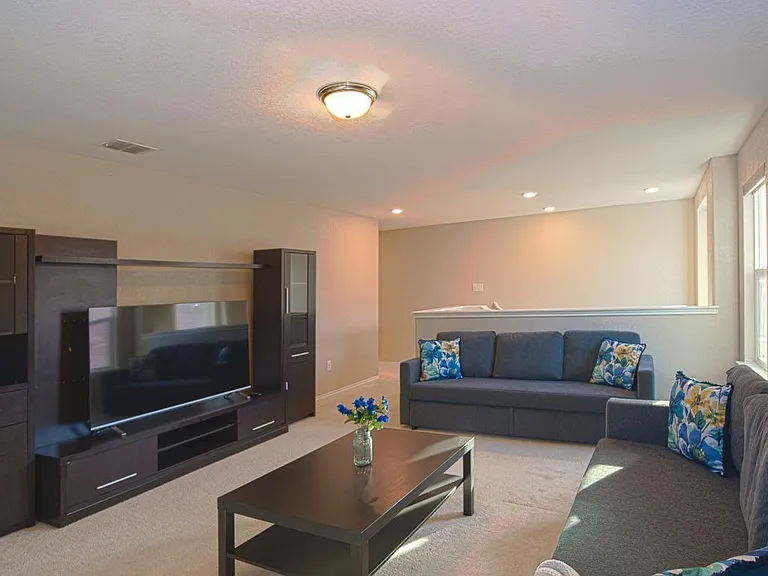 7910 Emmeline Dr — Photo 10