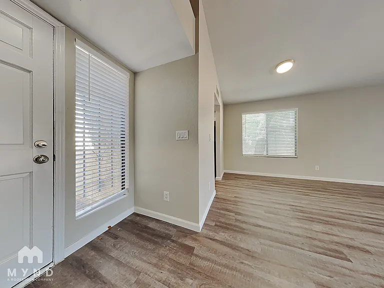 4816 W Sierra Vista Dr — Photo 3